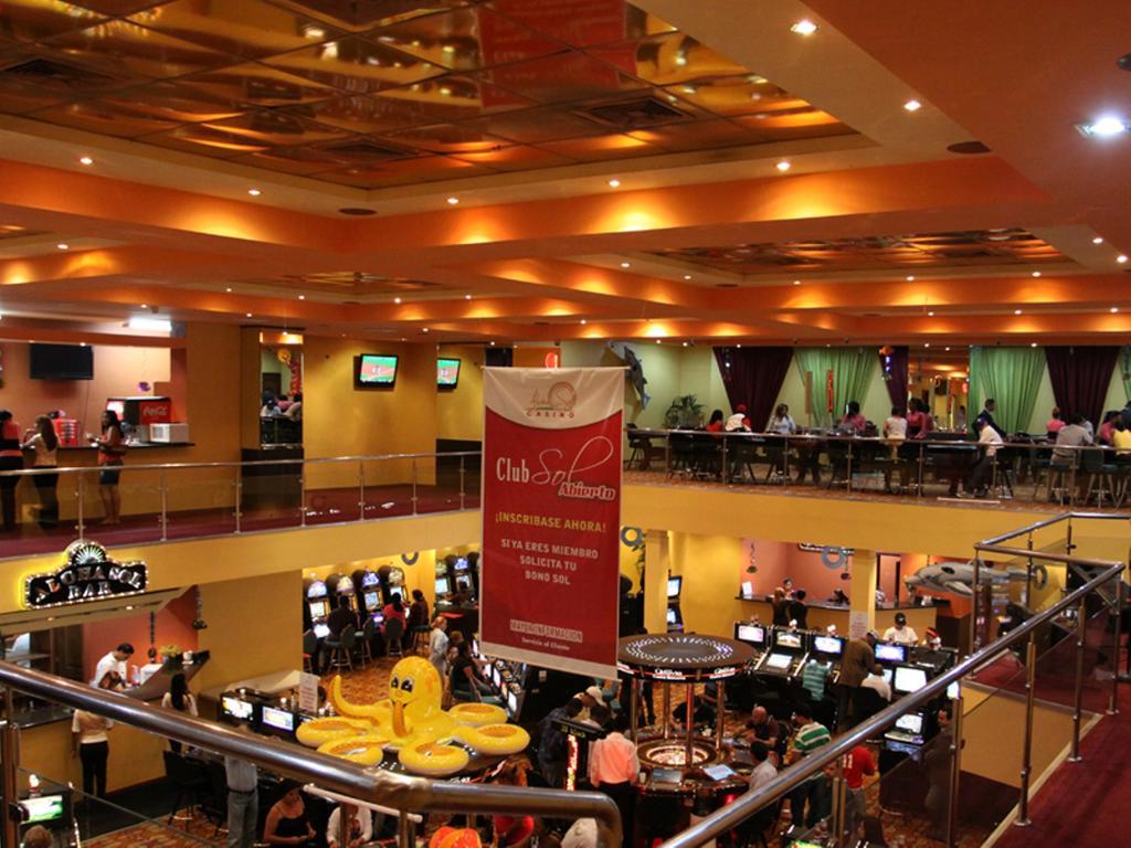 Aloha Sol Hotel And Casino サンティアゴ・デ・ロス・カバリェロス エクステリア 写真